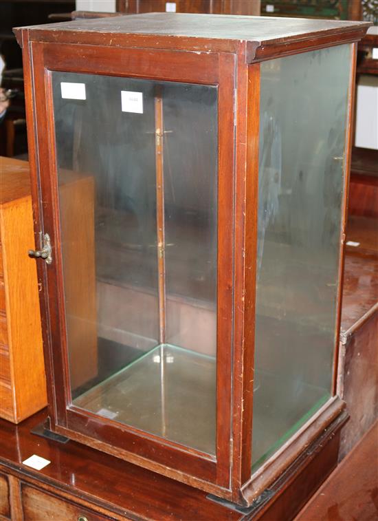 Shop display cabinet